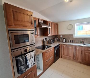 Maud Maison | Bruxie Holiday Cottages - River Cottage