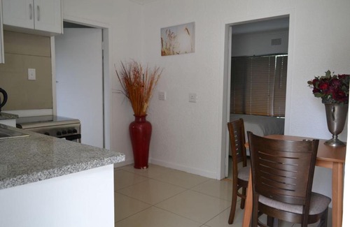 Greater Johannesburg Metropolitan Area Appartement | Bryanston Elgin - Cottage 5