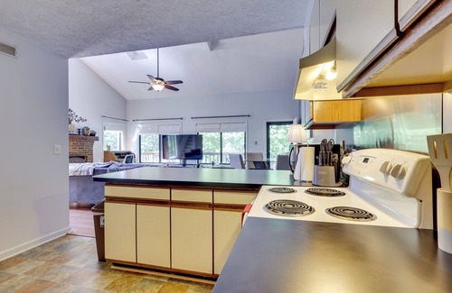 Basye Maison | Bryce Resort Getaway w/ Sauna, 1 Mi to Lake Beach!