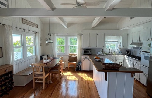 Man O War Cay Maison | Shelmar Landing Man-O-War Cay Vacation Home Beach Access and Deep Water Dockage