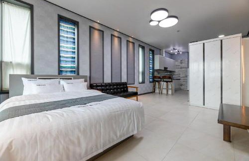 Byeonsan Maison | Buan TomynSpa Pension