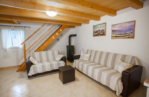 Cres Maison | BUC-Vila Nada