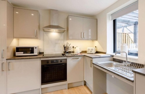 Moreton Valence Cottage | Buck Cottage, disabled adapted 3 bed hot tub pets