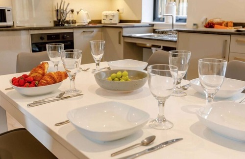 Moreton Valence Cottage | Buck Cottage, disabled adapted 3 bed hot tub pets