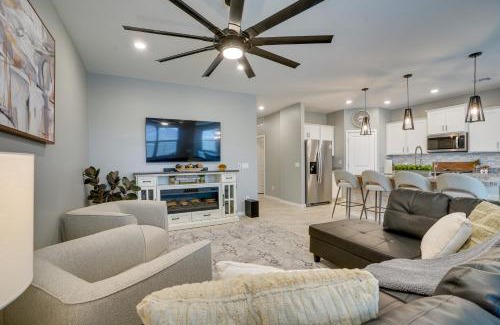 Maricopa County Maison | Buckeye Verrado Area Home with Pergola and Fire Pit
