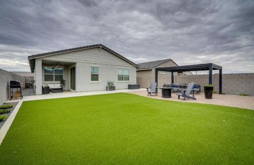 Maricopa County Maison | Buckeye Verrado Area Home with Pergola and Fire Pit