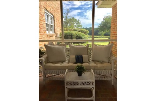 Thomasville Maison | BuckHaven Countryside Retreat with Fishing Pond