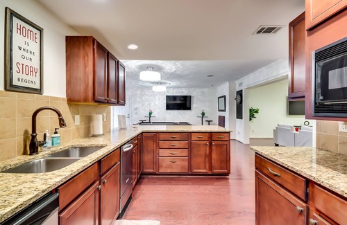 Buckhead Maison | Tuxedo Park's SIngle, Gated Buckhead Estate, Friends/Family/Exec Gem in Buckhead