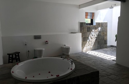 Rekawa Hôtel | Buckingham Place