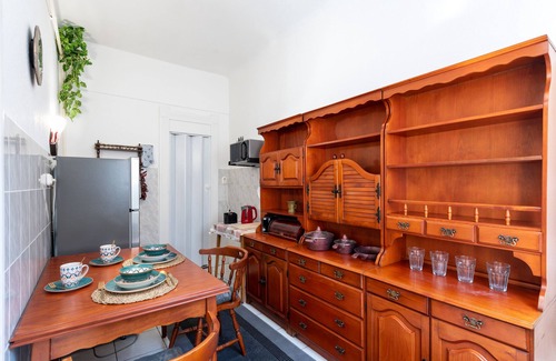 Jozsefvaros Appartement | Budapest Central Vintage Home. Walk to Danube river & Great Market Hall.