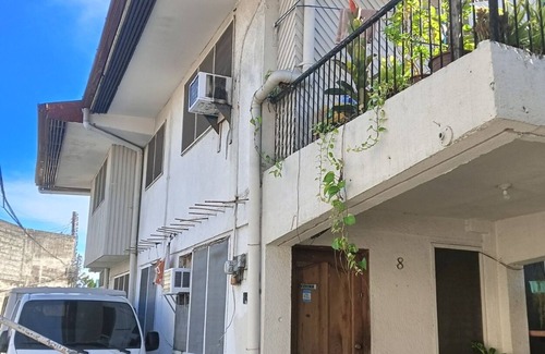 Lapu-Lapu Appartement | Budget bedroom in Lapu-Lapu City with fan, WiFi