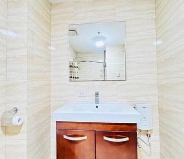Kapitolyo Appartement | Budget Family Room at Ace Suites by the Famous Indoor Water Spa