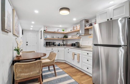 Roslindale Maison | Nature’s Haven Boston