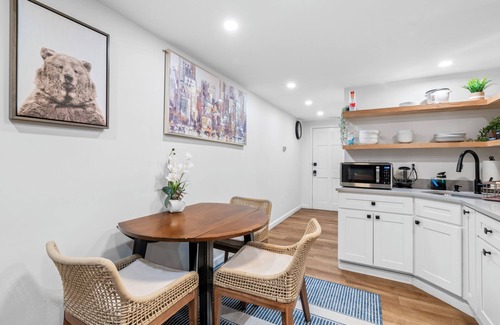 Roslindale Maison | Nature’s Haven Boston
