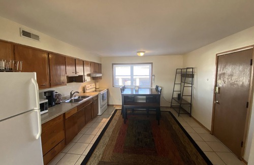 Lawrence Appartement | Budget Friendly | Extended stays welcomed 🏡