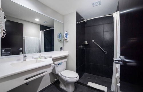 North Hotel Zone Hôtel | Budget-Friendly Rooms with Pool Access Near Marina Vallarta - 2 Units