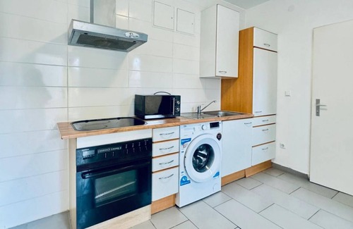 Liesing Appartement | Budget-friendly Room for 3P | Easy City Access