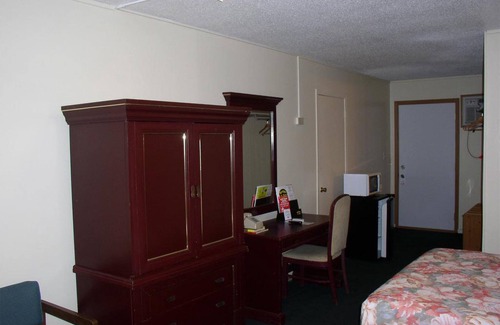 Fairmont Hôtel | Chambre Budget Inn / Queen avec 2 Lits Doubles - Non-Fumeurs
