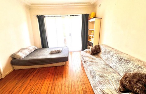 St. Albans Maison | Budget room near Melbourne Airport