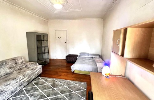 St. Albans Maison | Budget room near Melbourne Airport