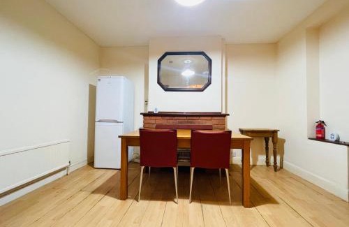Luton Maison | Budget Stay In Luton 02 02