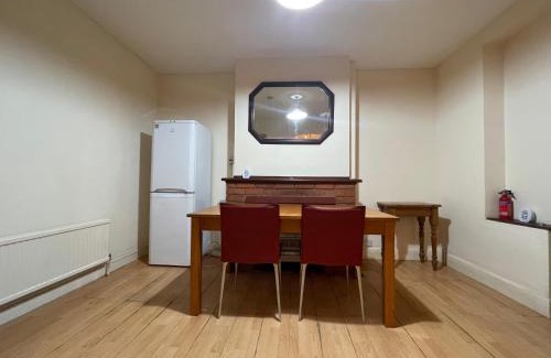 Luton Maison | Budget Stay In Luton 02 04
