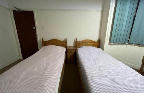 Luton Maison | Budget Stay In Luton 02 04