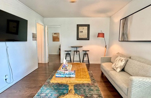 Central Oklahoma City Appartement | Budget Studio | $1500/month | Kitchenette + Queen Bed #37A