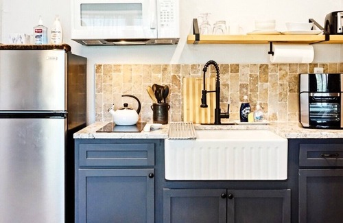Central Oklahoma City Appartement | Stylish Studio Oasis | Great Comfort Near Plaza #34B