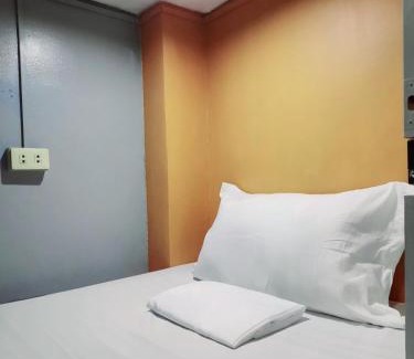 Pio del Pilar Appartement | Budget Transient Capsule Room Makati near Ayala and Buendia