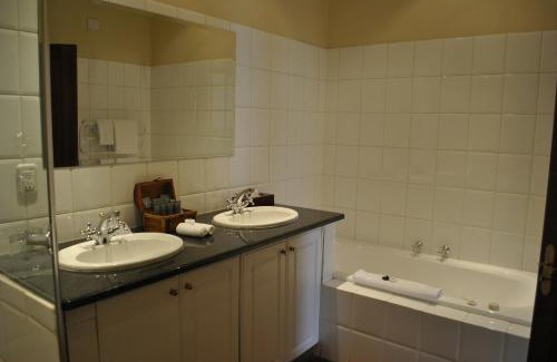 Magaliesberg Hôtel | Budmarsh Country Lodge