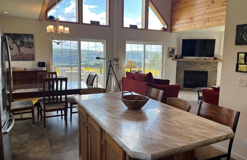 Richfield Springs Maison | Budnick's Lakeview Stunning long distance lake views of Canadarago Lake - 5 bdrm
