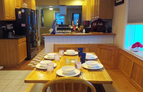 Spring Brook Maison | BuffaLove House with Huge yard, Games and Centrally Located!
