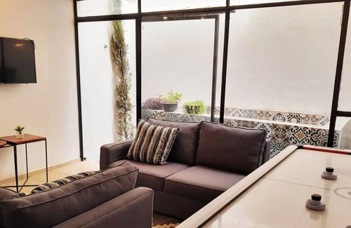 Zapopan Maison | Bugambilias art and rest Lukasa Home pool & airhockey