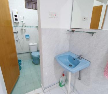 Bukit Baru Maison | Bukit Beruang 366D Family Home - Private Pool