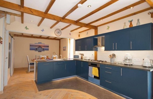 Bulat-Pestivien Maison | Bulat-Pestivien Retreat with 4 spacious Bedrooms