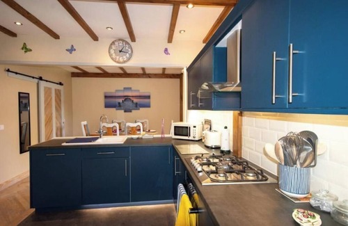 Bulat-Pestivien Maison | Bulat-Pestivien Retreat with 4 spacious Bedrooms