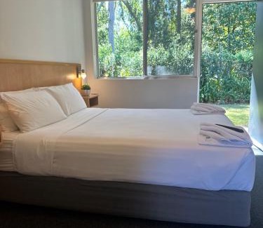 Medowie Hôtel | Bull and Bush Hotel