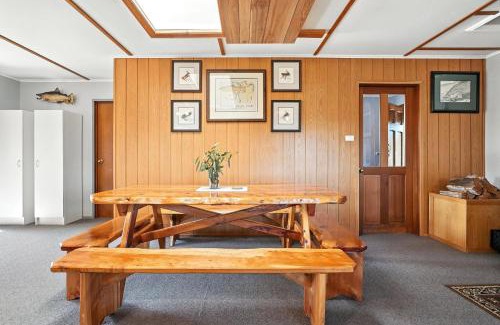 Miena Maison | Bull Tavern Cabin Cozy Lakeside Escape in Miena Tasmania