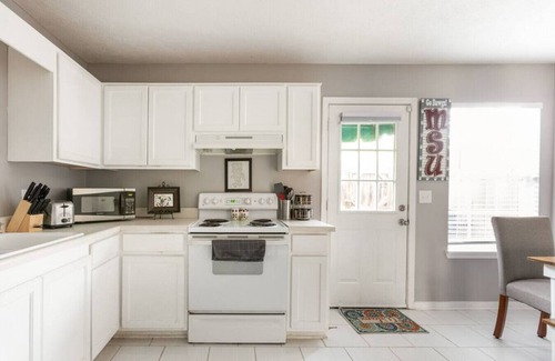 Starkville Copropriété | Bulldog Academy. Convenient to MSU. Safe location.