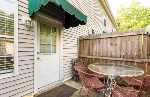 Starkville Copropriété | Bulldog Academy. Convenient to MSU. Safe location.