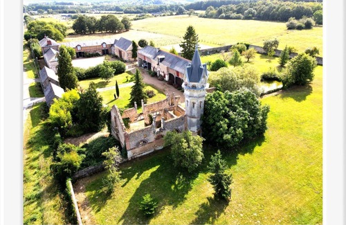 Villiers-au-Bouin Maison | Bulle Avec vue sur le Ciel
