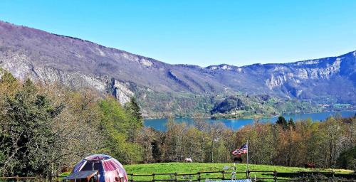 Novalaise Autre | BULLE TEXAS - LUXE et SPA - Vue lac Aiguebelette