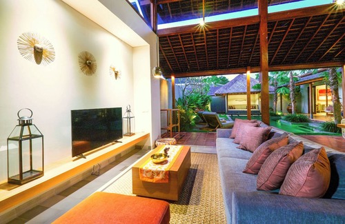 Umalas Villa | Bumbak Dahlia by Fantasia Villas