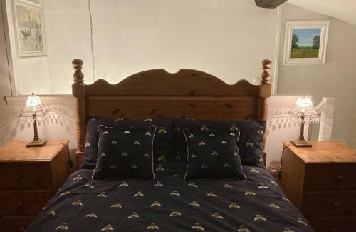 Vouille-les-Marais Maison | Bumblebee Cottage