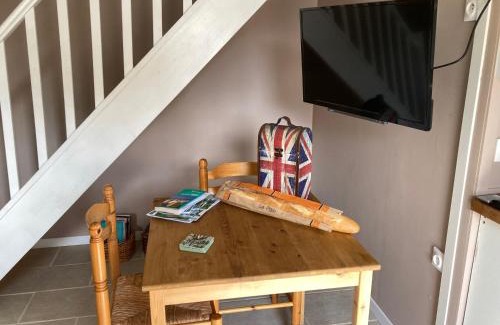Vouille-les-Marais Maison | Bumblebee Cottage