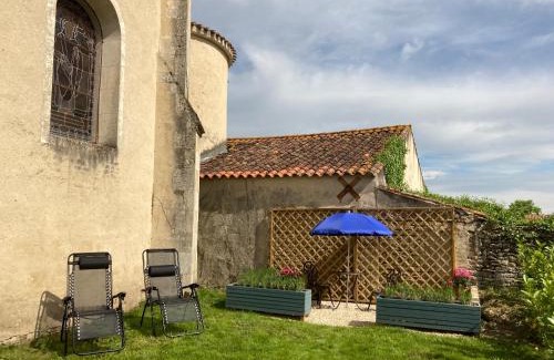 Vouille-les-Marais Maison | Bumblebee Cottage