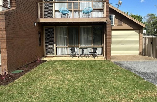 Indigo Shire Maison | Bundalong Villa on Francis Elliot