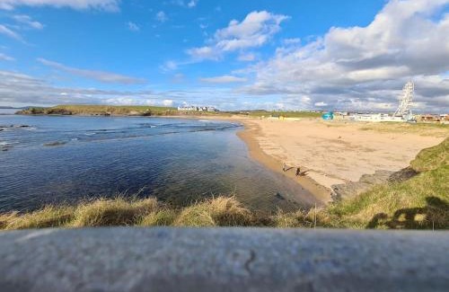 Bundoran Maison | Bundoran Seaside Stays House - WiFi, large spacious home