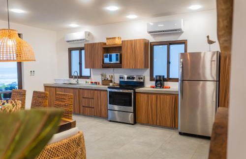 El Paredon Maison | BungaLoose Casa Nazaré Oceanfront